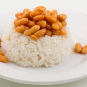 Pilav Üstü Güveçte Kurufasulye