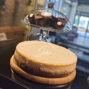 Beyaz Çikolatalı & Hindistan Cevizli Cheesecake