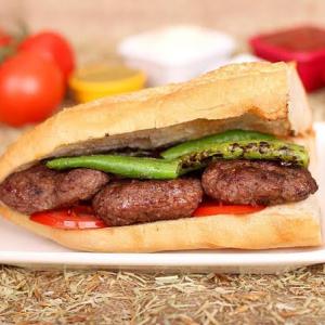 Yarım Ekmek Arası Izgara Kasap Köfte