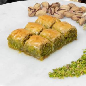 Fıstıklı Özel Baklava (1 kg.)