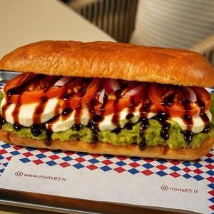 Fresh Mozzarella Sandviç