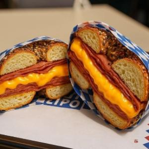 Dana Bacon & Egg & Cheese Bagel Sandviç