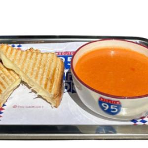 Domates Çorbası & Peynirli Kare Tost