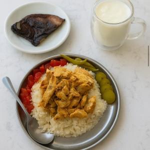 Tavuk Dönerli Pilav+Ayran+Süt helvası