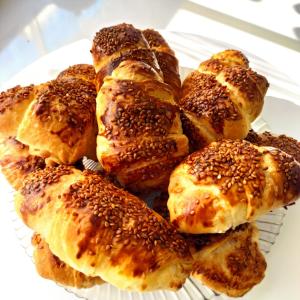 Tereyağlı Katmer PeynirliPoğaça