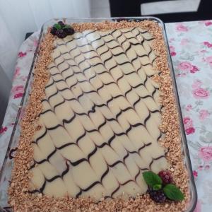 Beyaz çikolatalı latte pasta