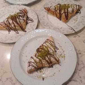 Bol çikolatalı milföy waffle