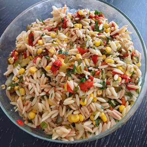 Arpa şehriye salatası