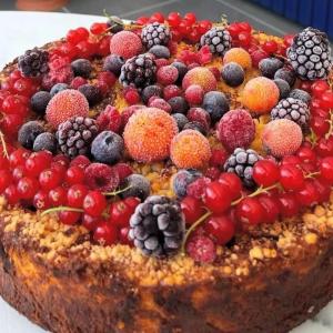 Bütün Orman Meyveli Cheesecake