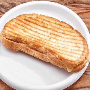 Bol kaşarlı tost 