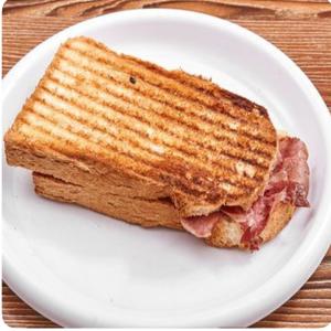 Dana jambonlu cheddar peynirli tost