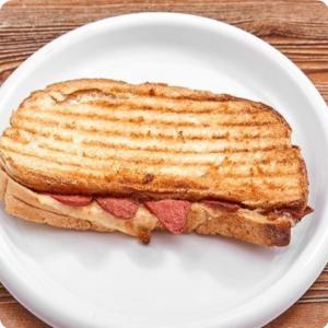 Bol kaşarlı sucuklu tost 