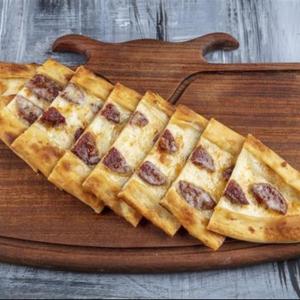 Sucuklu pide