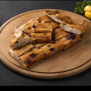 Pastırmalı kaşarlı pide(kapalı susamlı)